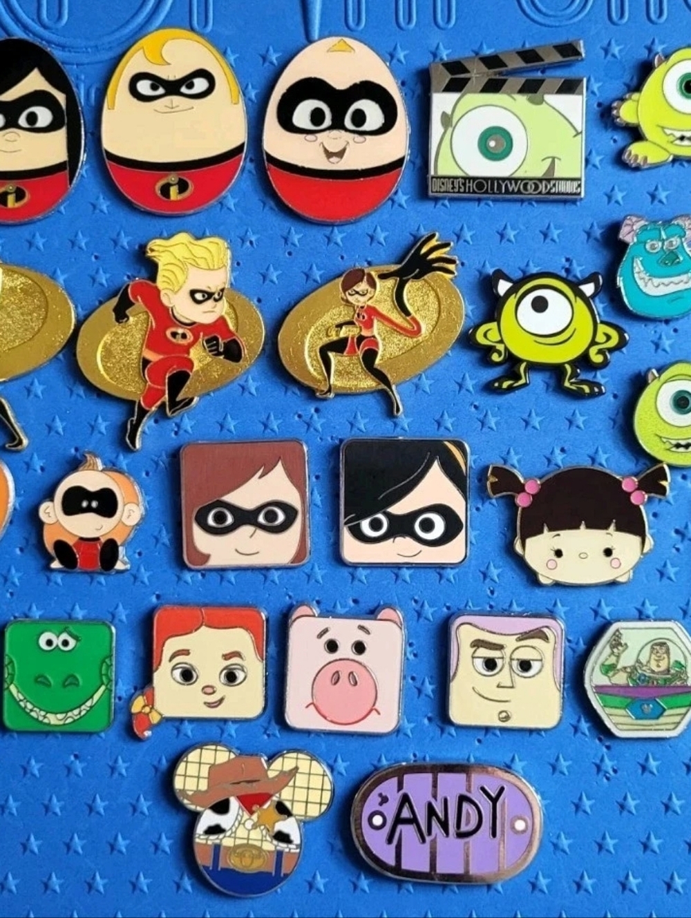 PIXAR DISNEY TRADING PINS COLLECTION - Toy Story/Incredibles/Monsters Inc